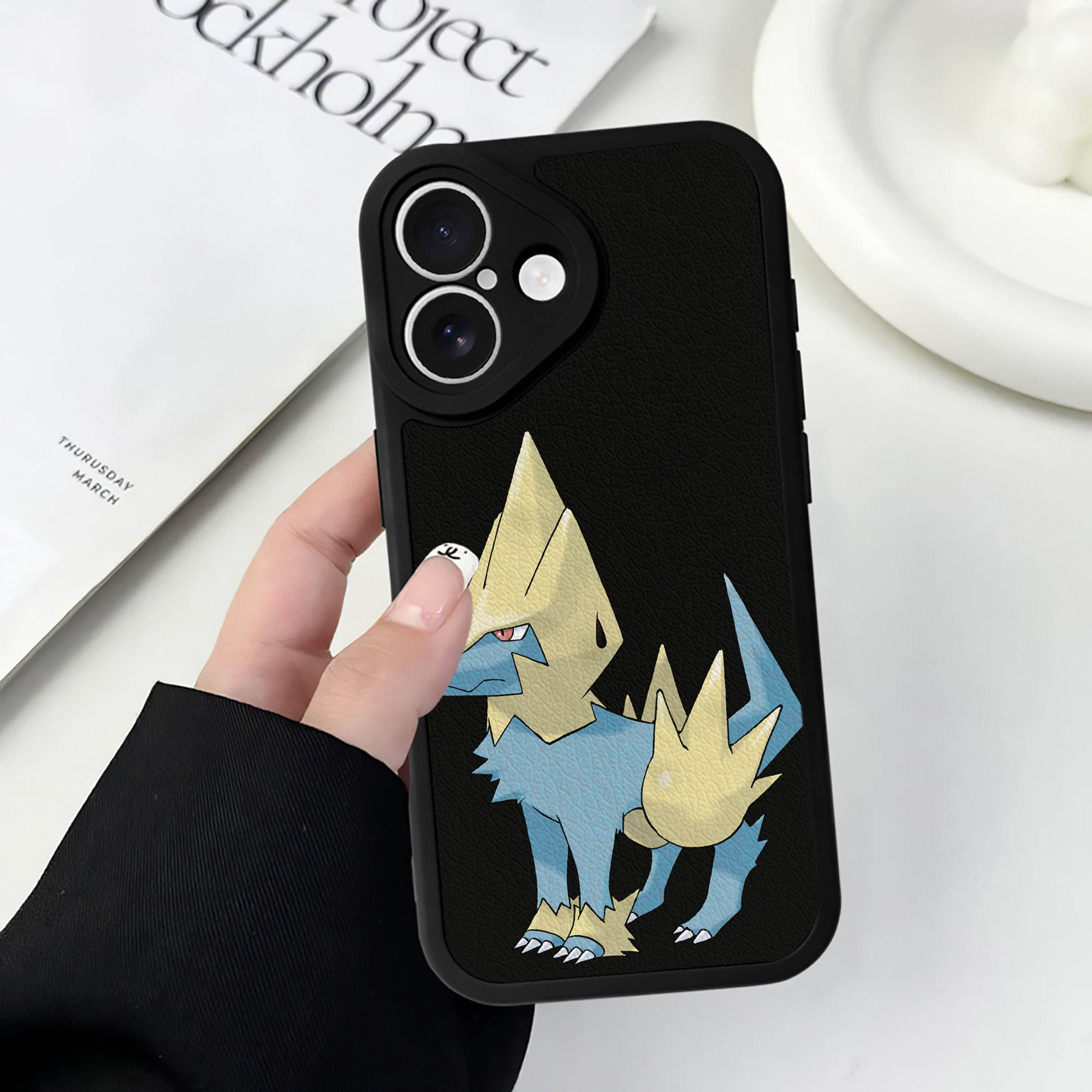 （画像用） ポケットモンスター Pokémon 【iPhone 16シリーズ対応】シリコンスマホケース（レザー調） 材質：シリコン